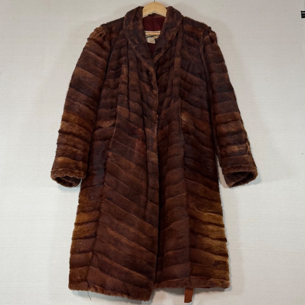 Vintage Greens Furs Sacramento Chevron Real Fur Coat Beaver? Muskrat? Mink? 40s